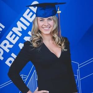 Meet your Posher, Laura-kim